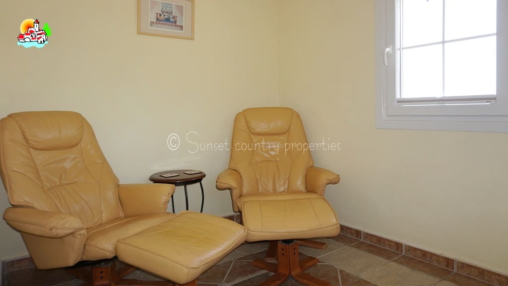 4 soveværelse Finca/Landehus til salg i Archidona med swimmingpool - € 239.950 (Ref: 9150640)