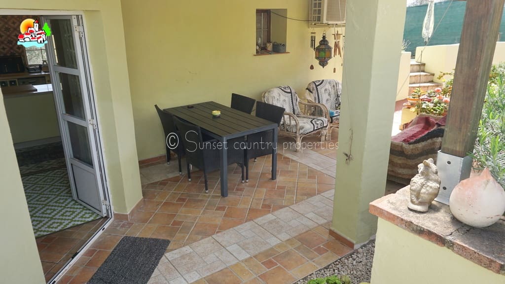 4 soveværelse Finca/Landehus til salg i Archidona med swimmingpool - € 239.950 (Ref: 9150640)