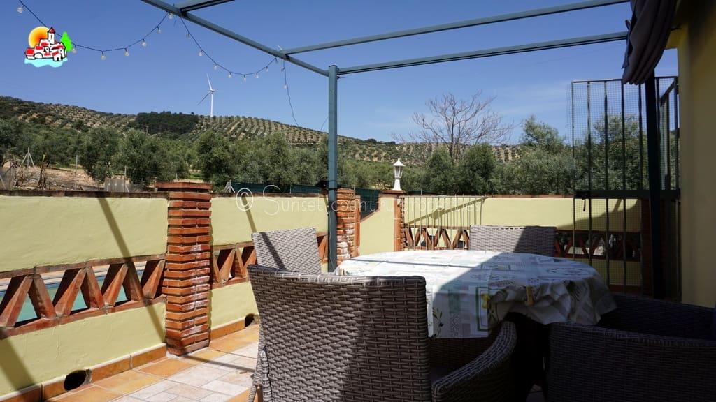 4 soveværelse Finca/Landehus til salg i Archidona med swimmingpool - € 239.950 (Ref: 9150640)