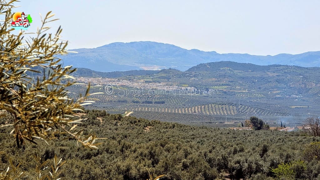 4 soveværelse Finca/Landehus til salg i Archidona med swimmingpool - € 239.950 (Ref: 9150640)