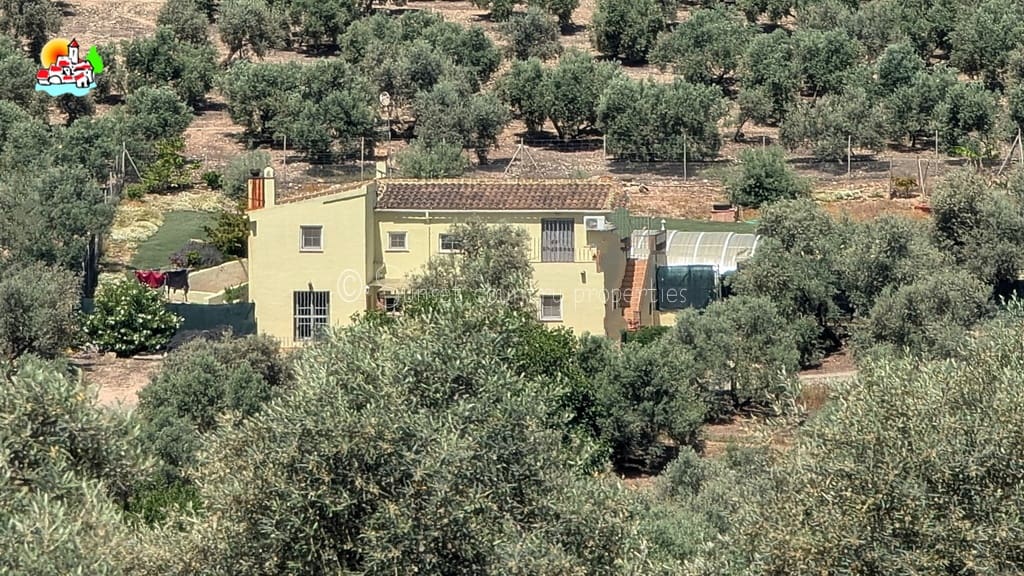 4 soveværelse Finca/Landehus til salg i Archidona med swimmingpool - € 239.950 (Ref: 9150640)