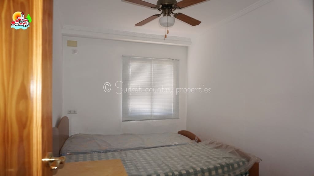 5 soveværelse Finca/Landehus til salg i Iznajar med swimmingpool garage - € 339.950 (Ref: 9151110)