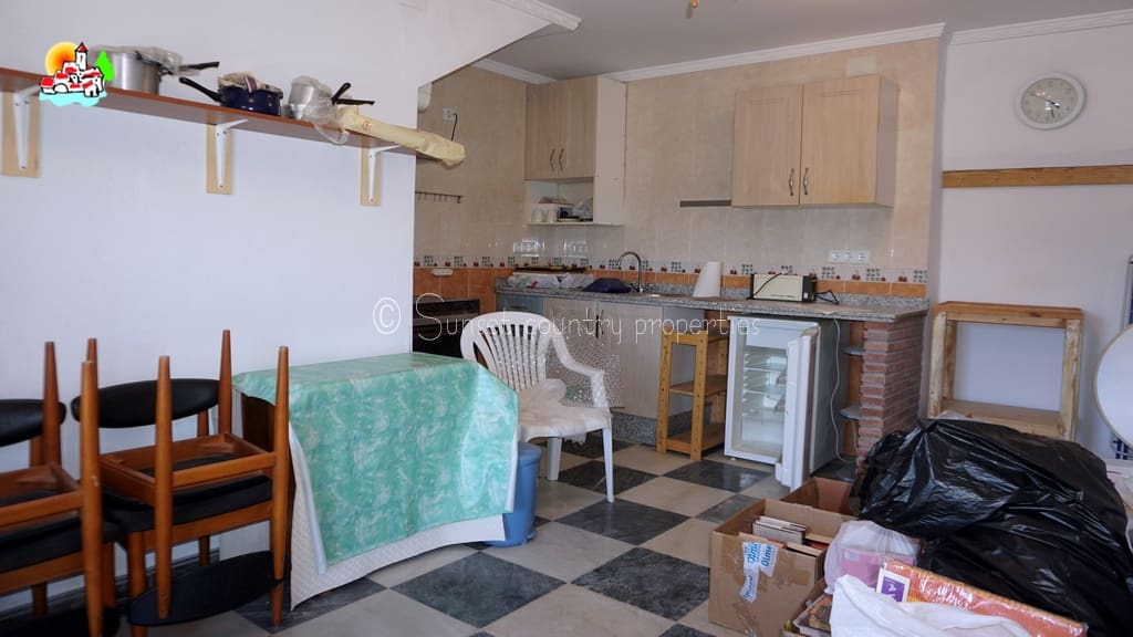 5 soveværelse Finca/Landehus til salg i Iznajar med swimmingpool garage - € 339.950 (Ref: 9151110)