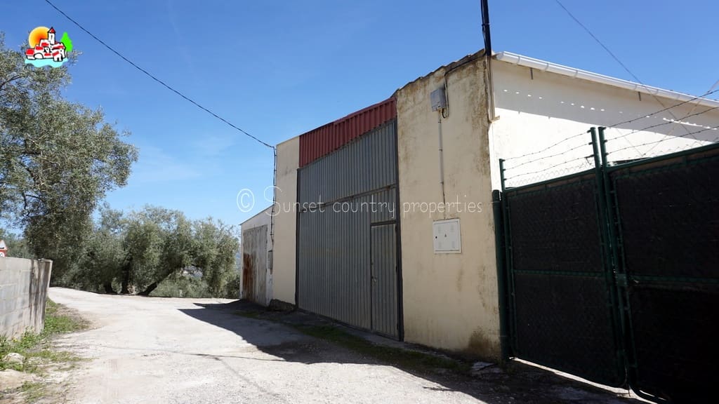 5 soveværelse Finca/Landehus til salg i Iznajar med swimmingpool garage - € 339.950 (Ref: 9151110)