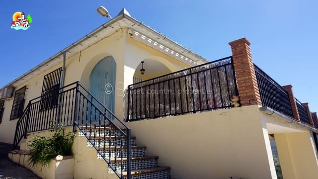 5 bedroom Finca/Country House for sale in Iznájar with pool garage - € 339,950 (Ref: 9151110)