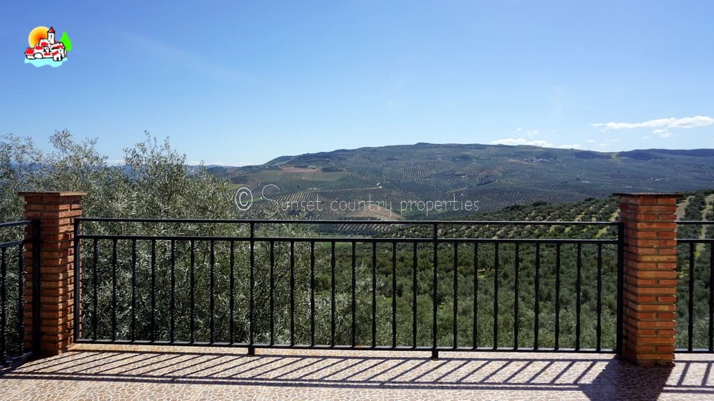 5 soveværelse Finca/Landehus til salg i Iznajar med swimmingpool garage - € 339.950 (Ref: 9151110)