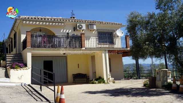 4 sovrum Finca/Hus på landet till salu i Iznájar med pool garage - 339 950 € (Ref: 9151110)