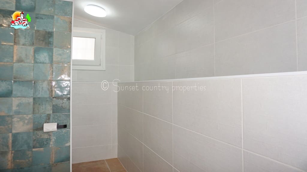 5 soveværelse Finca/Landehus til salg i Iznajar - € 225.000 (Ref: 9151111)