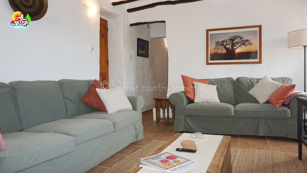 5 soveværelse Finca/Landehus til salg i Iznajar - € 225.000 (Ref: 9151111)