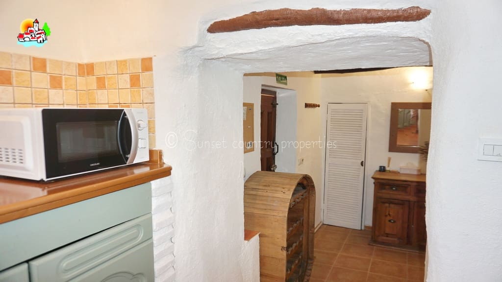 5 soveværelse Finca/Landehus til salg i Iznajar - € 225.000 (Ref: 9151111)