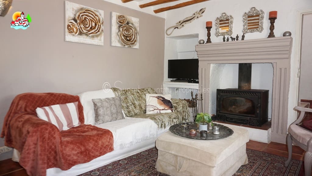 6 soveværelse Finca/Landehus til salg i Archidona med swimmingpool garage - € 425.000 (Ref: 9216356)