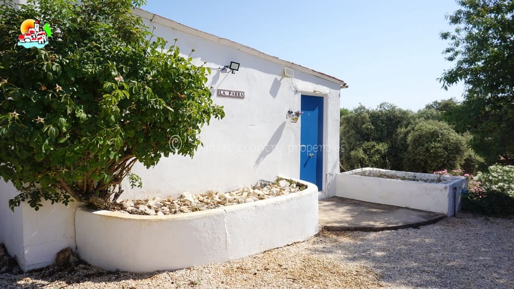 6 soveværelse Finca/Landehus til salg i Archidona med swimmingpool garage - € 425.000 (Ref: 9216356)