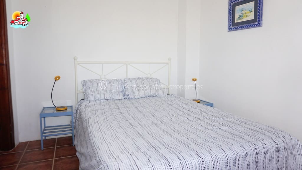 6 soveværelse Finca/Landehus til salg i Iznajar med swimmingpool - € 469.000 (Ref: 9216357)