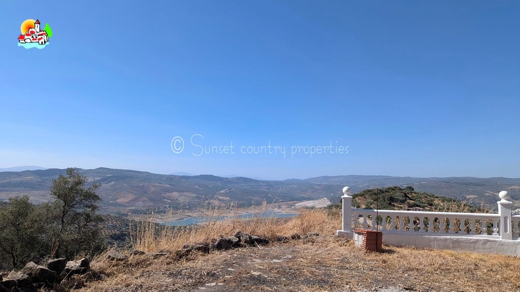 6 soveværelse Finca/Landehus til salg i Iznajar med swimmingpool - € 469.000 (Ref: 9216357)