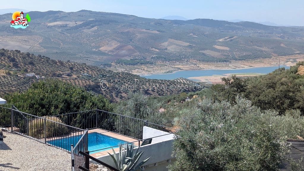 6 soveværelse Finca/Landehus til salg i Iznajar med swimmingpool - € 469.000 (Ref: 9216357)