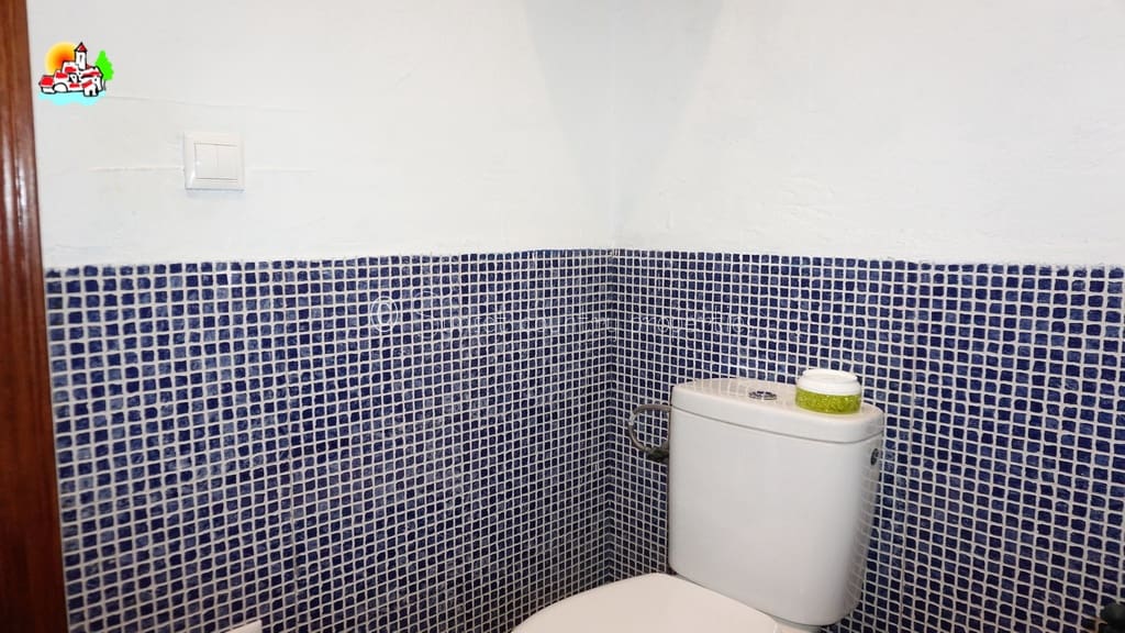 6 soveværelse Finca/Landehus til salg i Iznajar med swimmingpool - € 469.000 (Ref: 9216357)