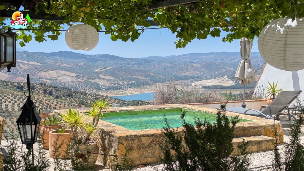 3 soveværelse Finca/Landehus til salg i Iznajar med swimmingpool garage - € 399.950 (Ref: 9239299)