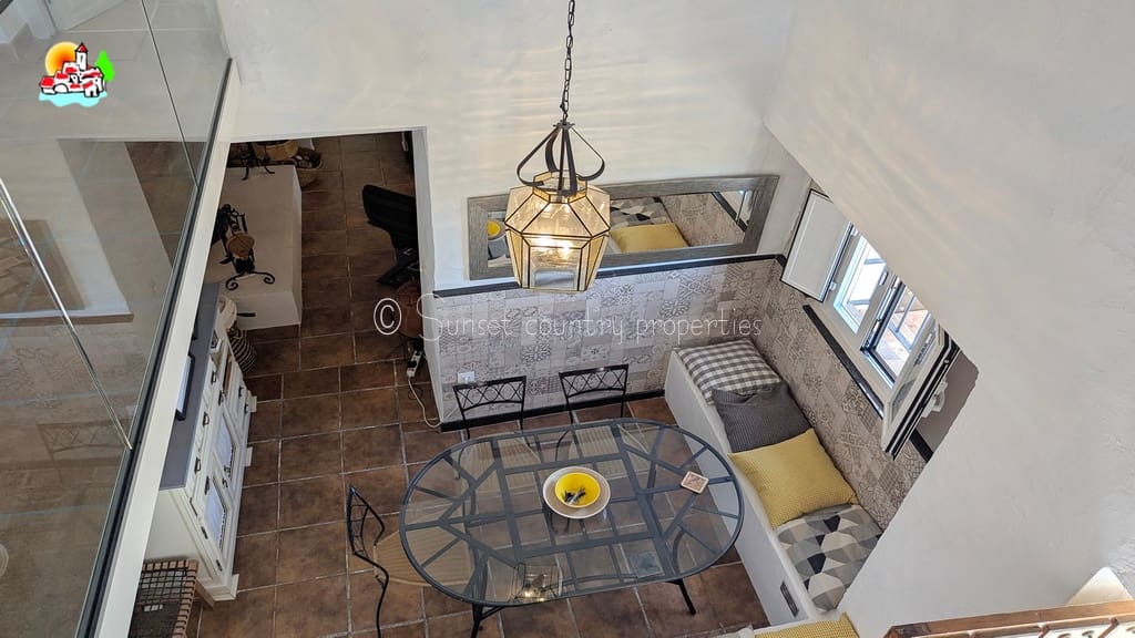 3 soveværelse Finca/Landehus til salg i Iznajar med swimmingpool garage - € 399.950 (Ref: 9239299)