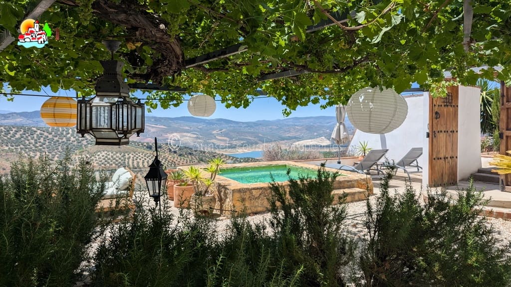 3 soveværelse Finca/Landehus til salg i Iznajar med swimmingpool garage - € 399.950 (Ref: 9239299)