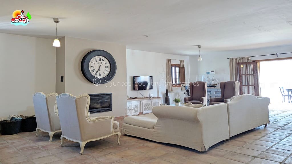 9 soveværelse Guesthouse/B & B til salg i Iznajar med swimmingpool garage - € 890.000 (Ref: 9239308)