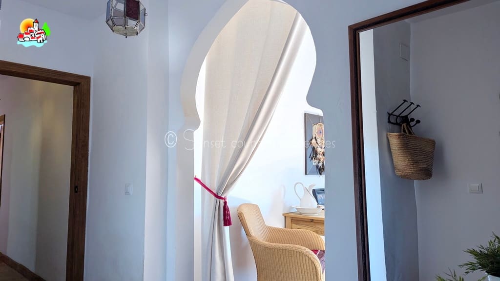 9 soveværelse Guesthouse/B & B til salg i Iznajar med swimmingpool garage - € 890.000 (Ref: 9239308)