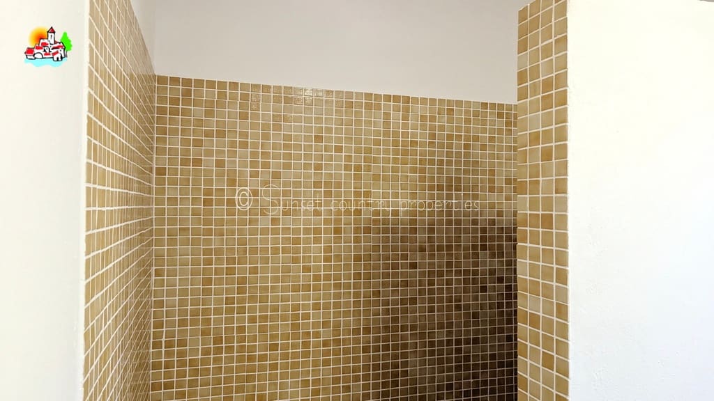 9 soveværelse Guesthouse/B & B til salg i Iznajar med swimmingpool garage - € 890.000 (Ref: 9239308)