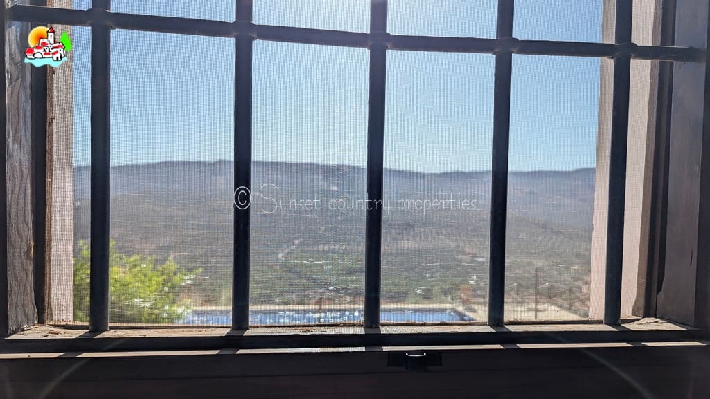 9 soveværelse Guesthouse/B & B til salg i Iznajar med swimmingpool garage - € 890.000 (Ref: 9239308)