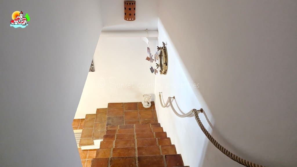 9 soveværelse Guesthouse/B & B til salg i Iznajar med swimmingpool garage - € 890.000 (Ref: 9239308)