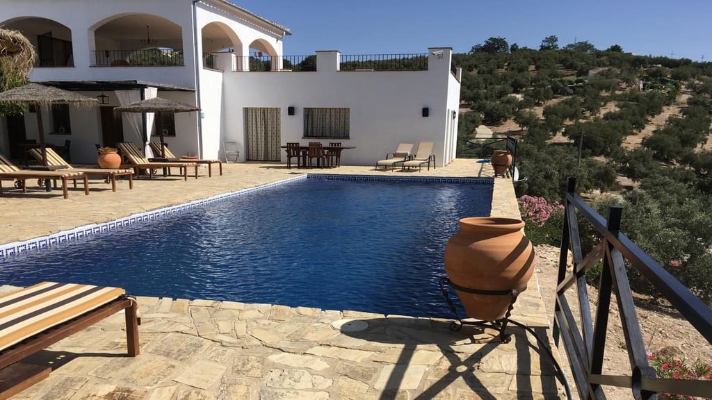 9 soveværelse Guesthouse/B & B til salg i Iznajar med swimmingpool garage - € 890.000 (Ref: 9239308)