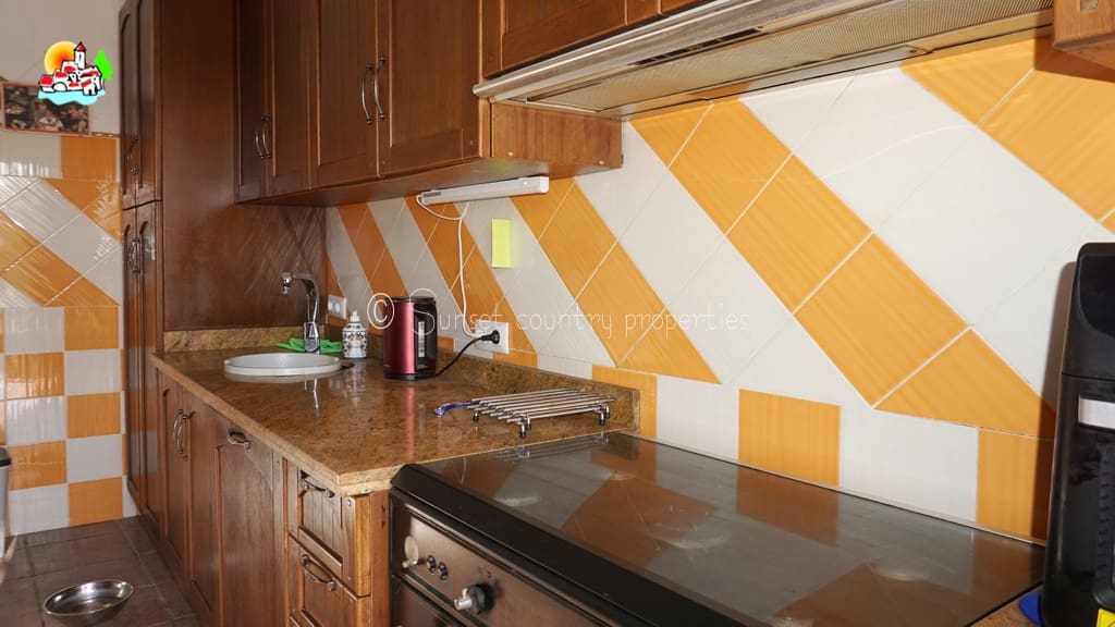 3 soveværelse Bungalow til salg i Iznajar med swimmingpool - € 275.000 (Ref: 9242353)