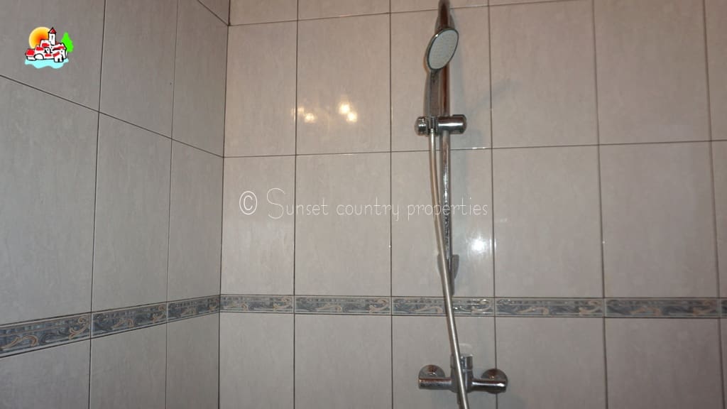 3 soveværelse Bungalow til salg i Iznajar med swimmingpool - € 275.000 (Ref: 9242353)