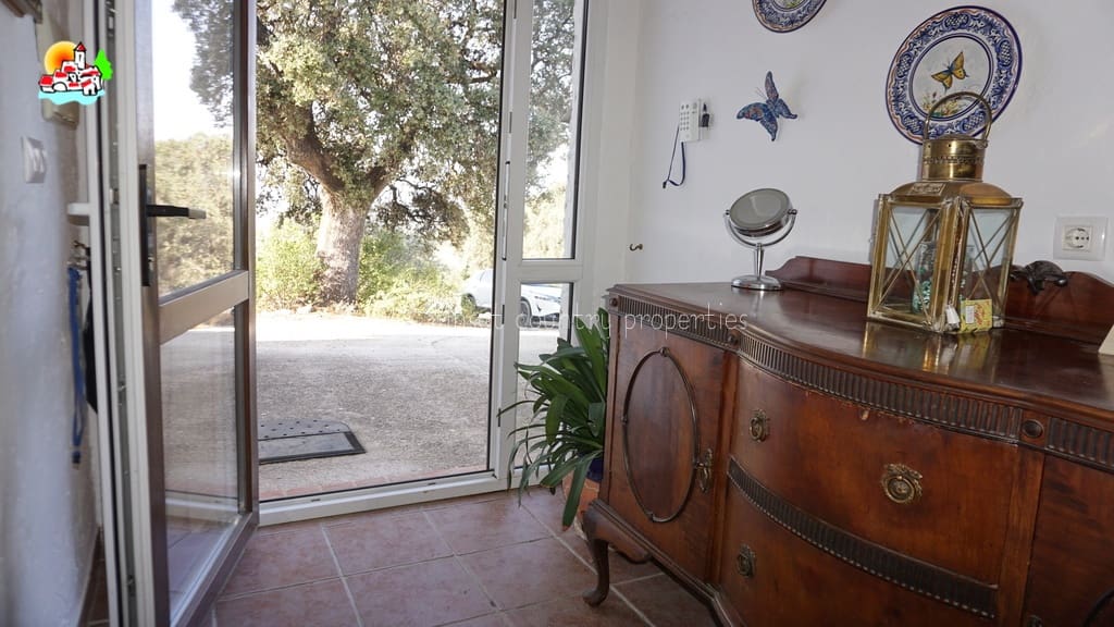 3 soveværelse Bungalow til salg i Iznajar med swimmingpool - € 275.000 (Ref: 9242353)