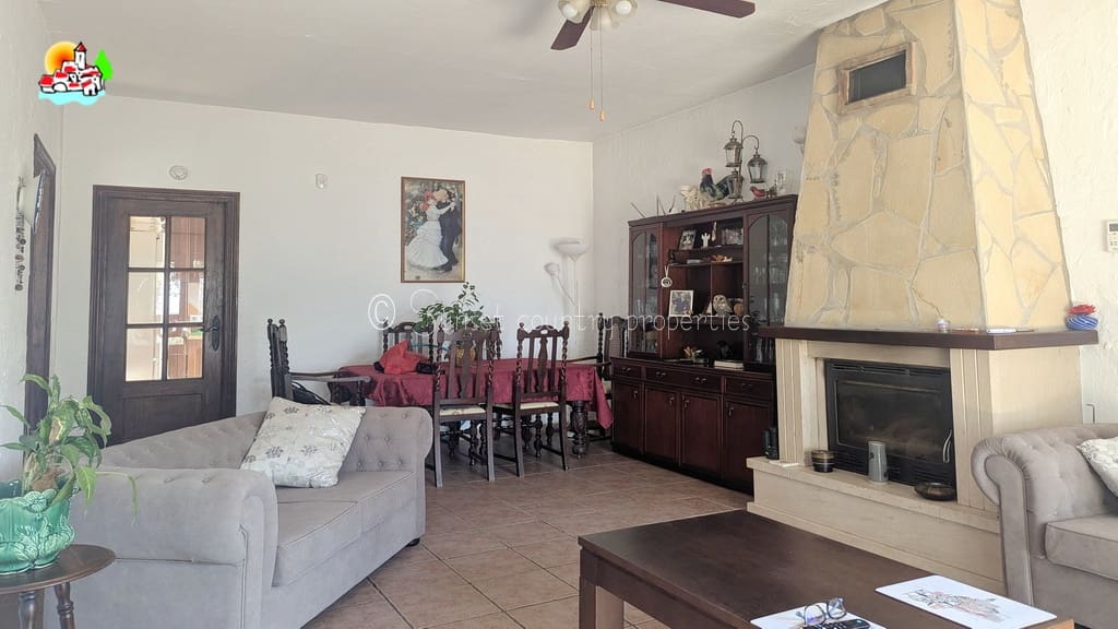 3 soveværelse Bungalow til salg i Iznajar med swimmingpool - € 275.000 (Ref: 9242353)