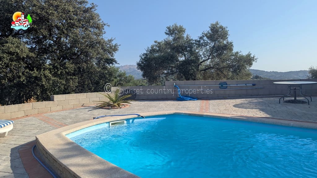 3 soveværelse Bungalow til salg i Iznajar med swimmingpool - € 275.000 (Ref: 9242353)