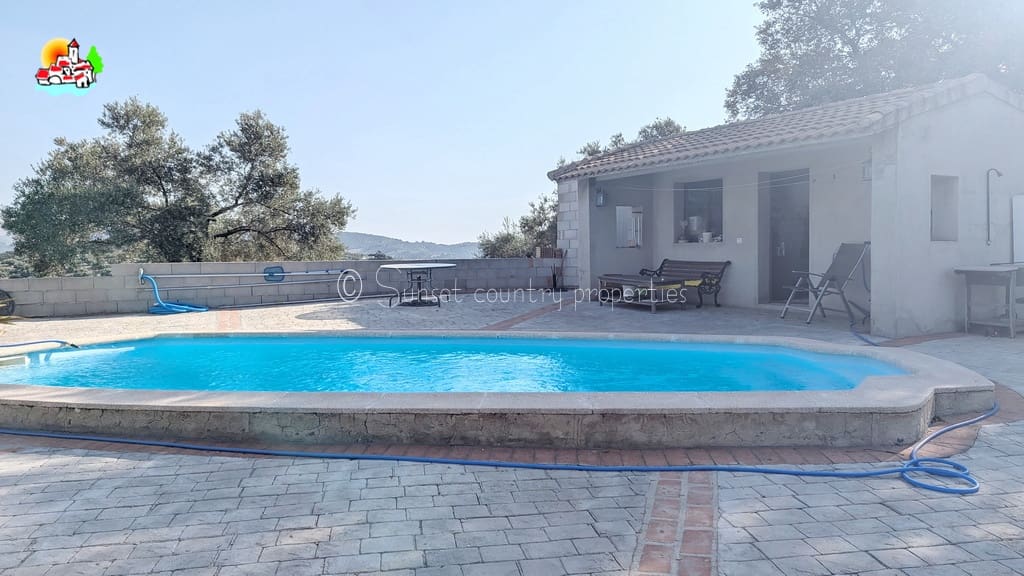 3 soveværelse Bungalow til salg i Iznajar med swimmingpool - € 275.000 (Ref: 9242353)