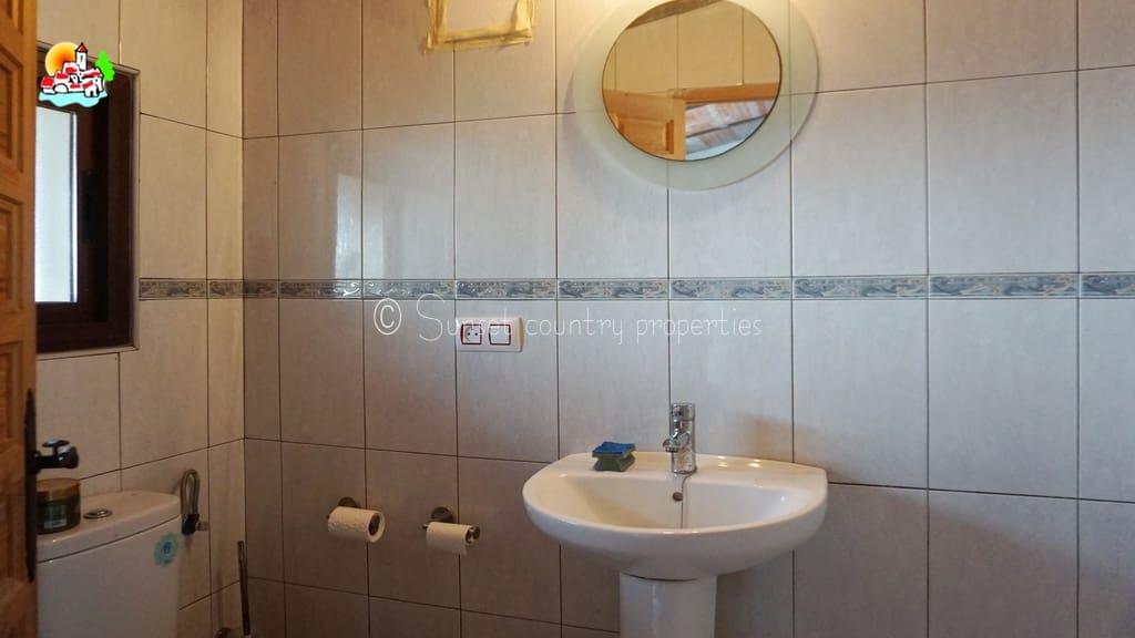 3 soveværelse Bungalow til salg i Iznajar med swimmingpool - € 275.000 (Ref: 9242353)