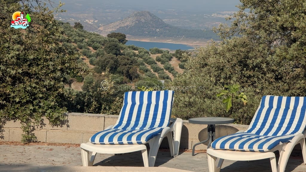 3 soveværelse Bungalow til salg i Iznajar med swimmingpool - € 275.000 (Ref: 9242353)