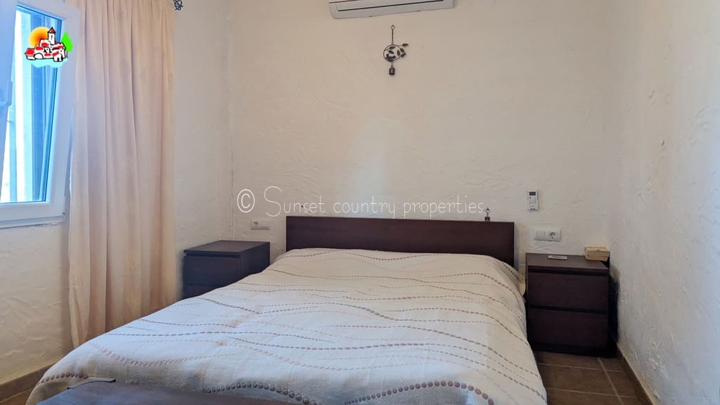 3 soveværelse Bungalow til salg i Iznajar med swimmingpool - € 275.000 (Ref: 9242353)