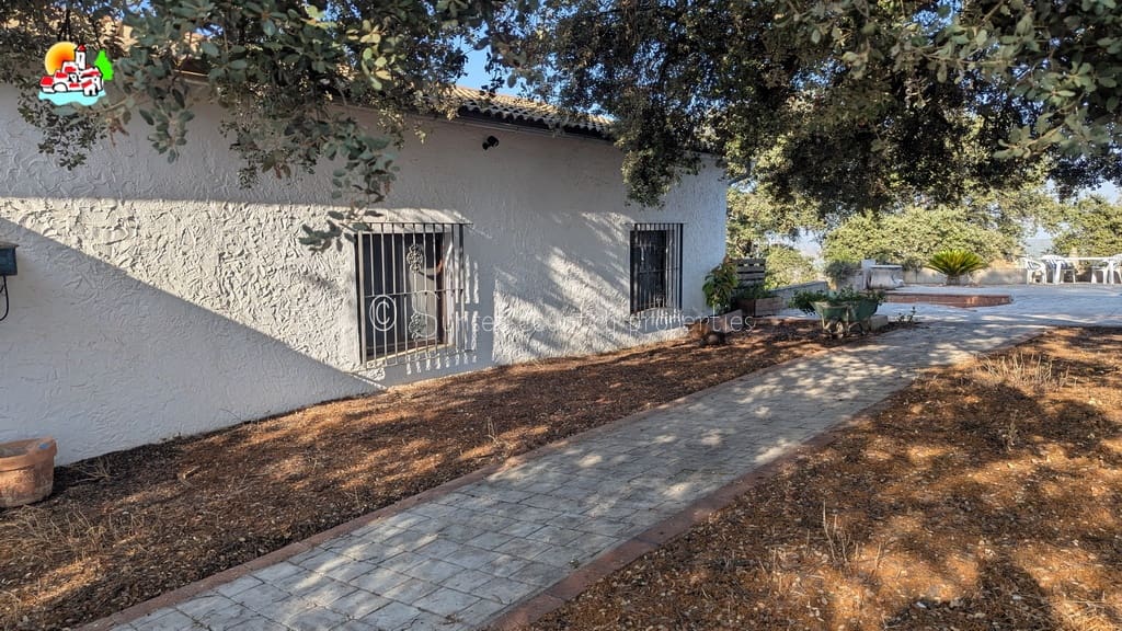 3 soveværelse Bungalow til salg i Iznajar med swimmingpool - € 275.000 (Ref: 9242353)