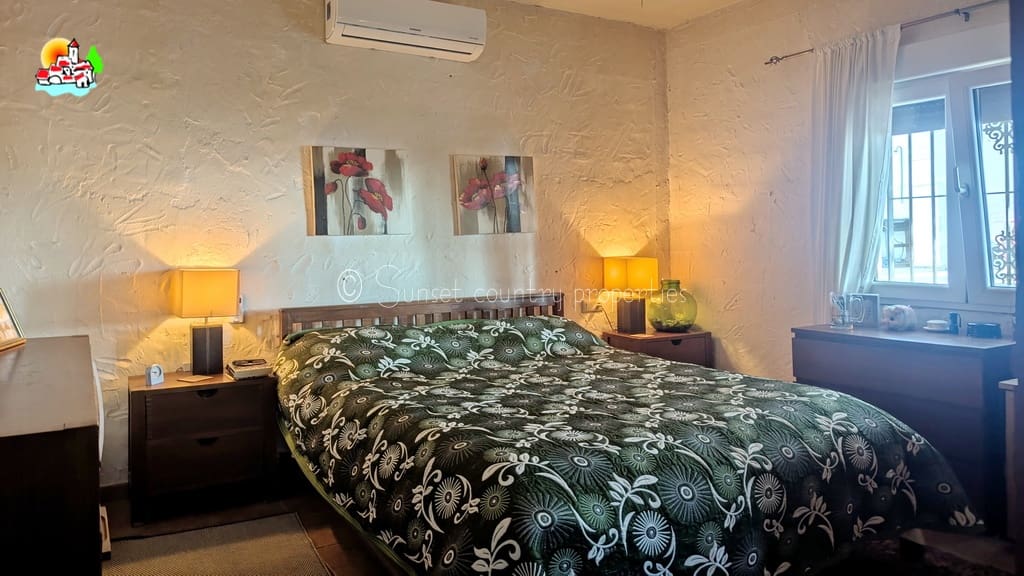 3 soveværelse Bungalow til salg i Iznajar med swimmingpool - € 275.000 (Ref: 9242353)