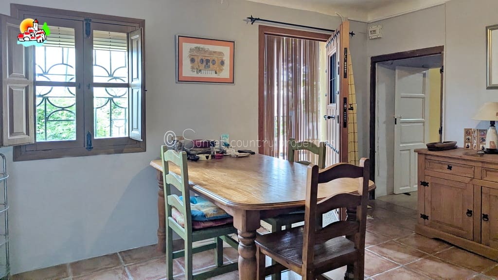 Finca/Casa Rural de 3 habitaciones en Iznájar en venta con garaje - 199.900 € (Ref: 9257989)