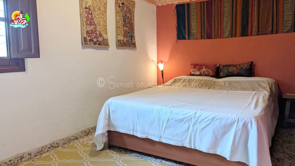 Finca/Casa Rural de 3 habitaciones en Iznájar en venta con garaje - 199.900 € (Ref: 9257989)