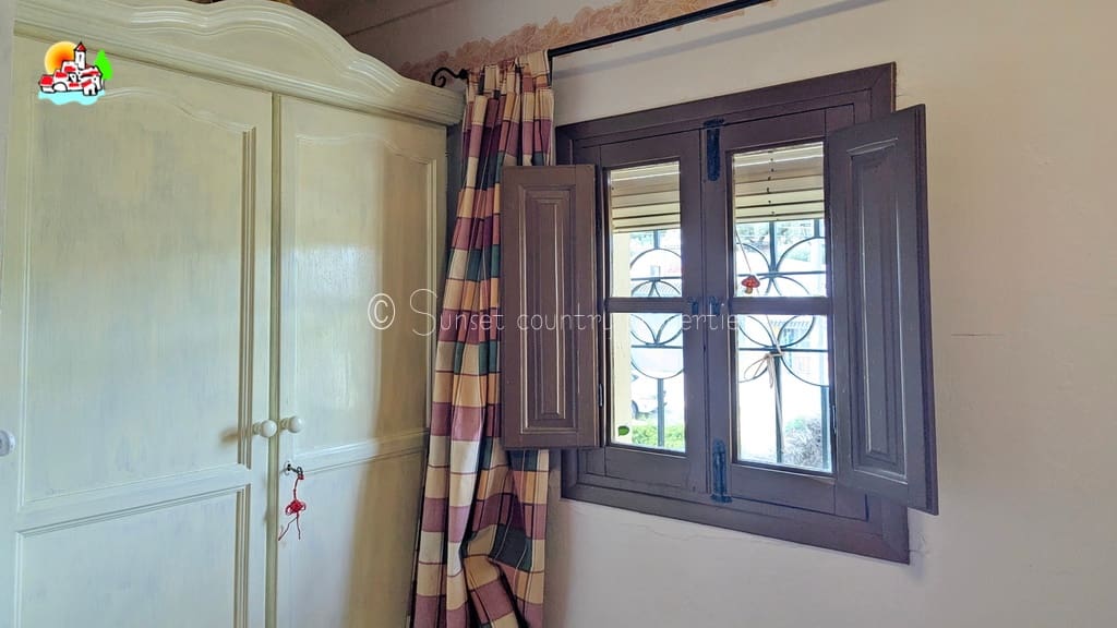 Finca/Casa Rural de 3 habitaciones en Iznájar en venta con garaje - 199.900 € (Ref: 9257989)