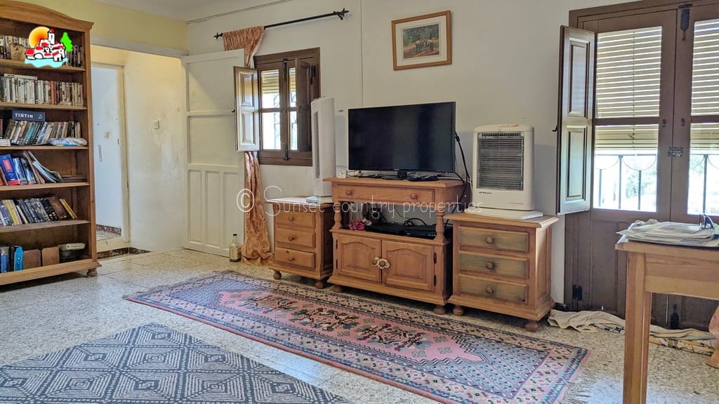 Finca/Casa Rural de 3 habitaciones en Iznájar en venta con garaje - 199.900 € (Ref: 9257989)