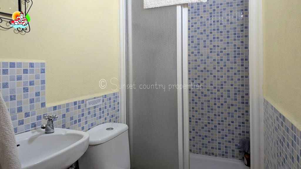 Finca/Casa Rural de 3 habitaciones en Iznájar en venta con garaje - 199.900 € (Ref: 9257989)