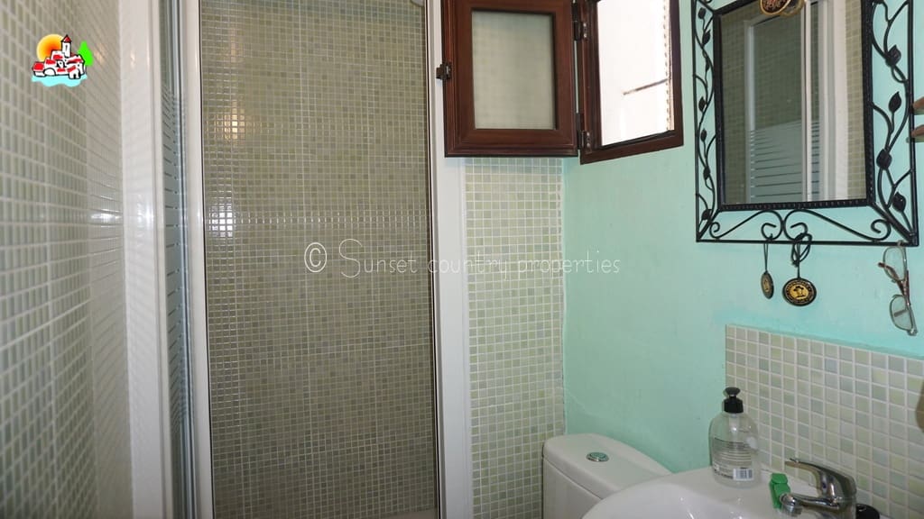 Finca/Casa Rural de 3 habitaciones en Iznájar en venta con garaje - 199.900 € (Ref: 9257989)