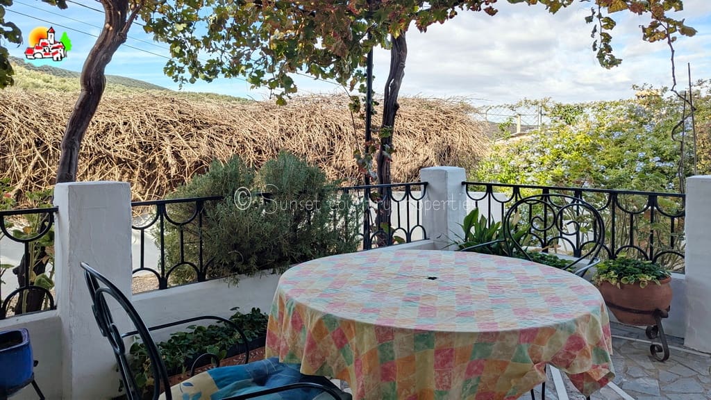 Finca/Casa Rural de 3 habitaciones en Iznájar en venta con garaje - 199.900 € (Ref: 9257989)