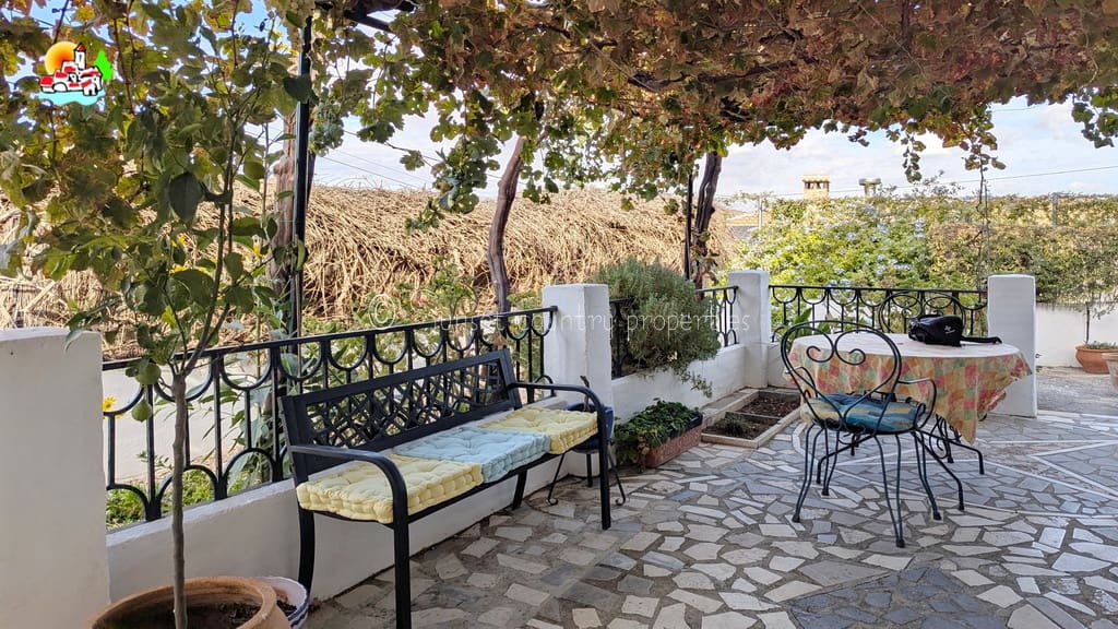 Finca/Casa Rural de 3 habitaciones en Iznájar en venta con garaje - 199.900 € (Ref: 9257989)