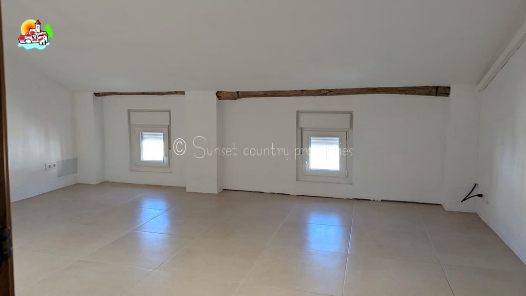 6 bedroom Townhouse for sale in Rute with garage - € 189,900 (Ref: 9502913)