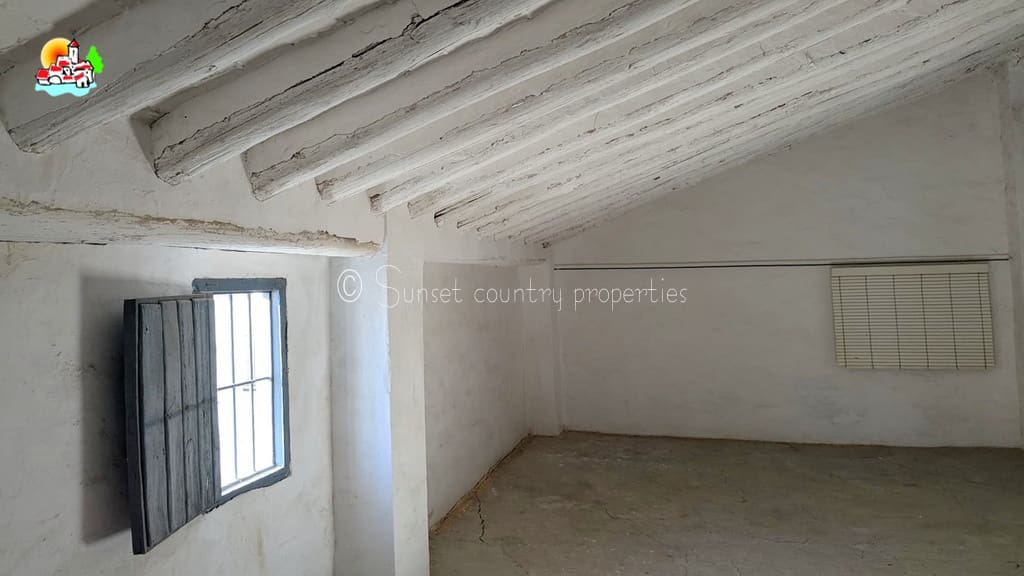 6 bedroom Townhouse for sale in Rute with garage - € 189,900 (Ref: 9502913)